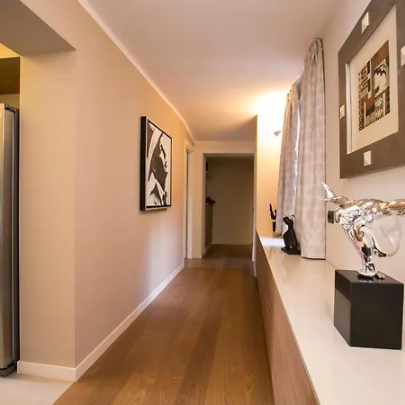Sleeps 10 Appartement Carate Urio