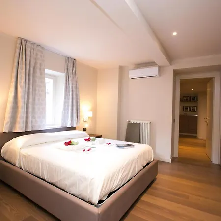 Sleeps 10 Appartement Carate Urio