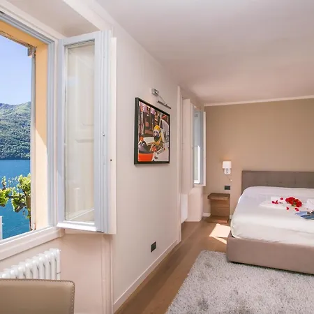 Sleeps 10 *