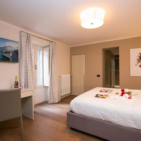 Sleeps 10
