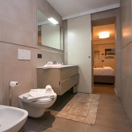 Sleeps 10 شقة *